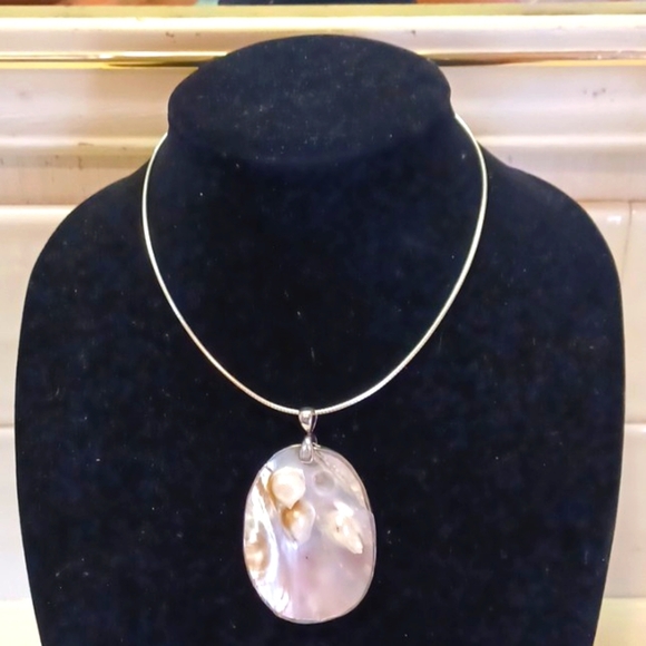Blister Pearls Mother  Pearl Shell Oval Pendant Sterling  Silver  On Sna… - Picture 1 of 10